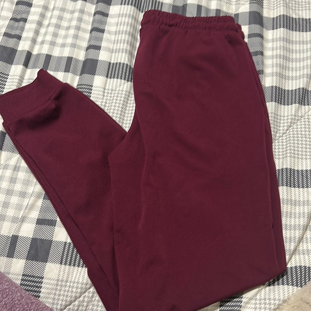 Women’s burgundy joggers